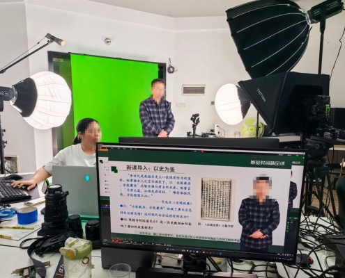 影领视界精品课录制现场实拍:绿幕、专业摄像机与多灯位布光